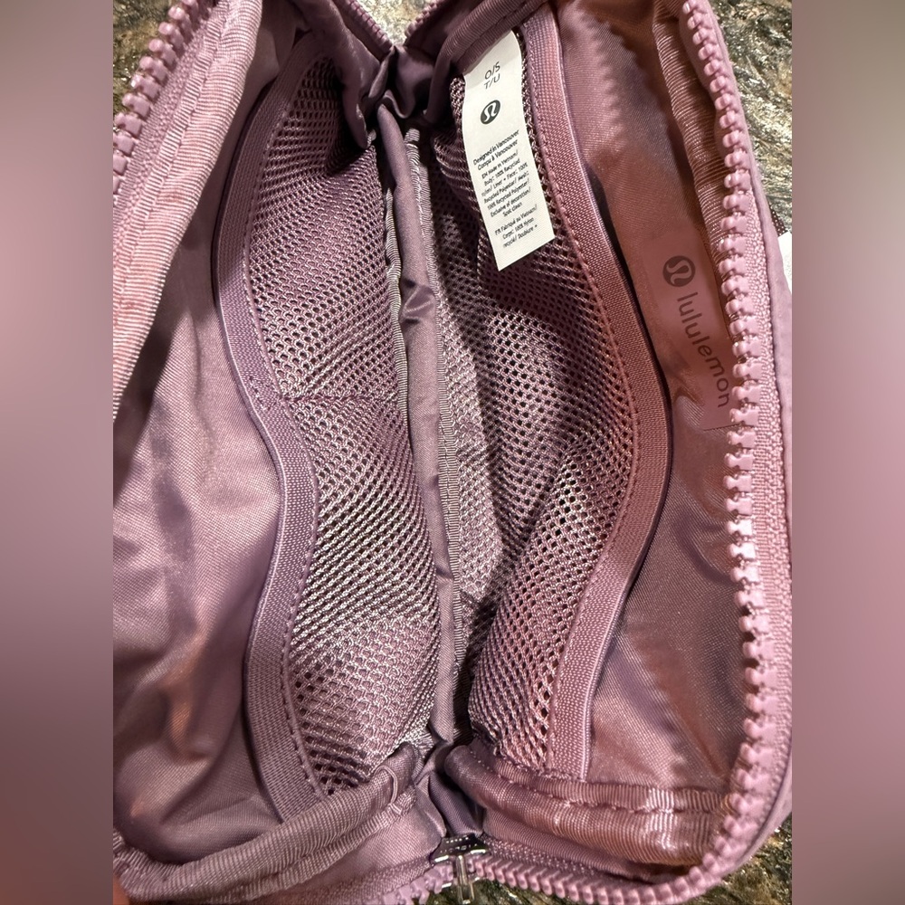 NWT Lululemon Everywhere Belt Bag 1L - Picture 10 of 11